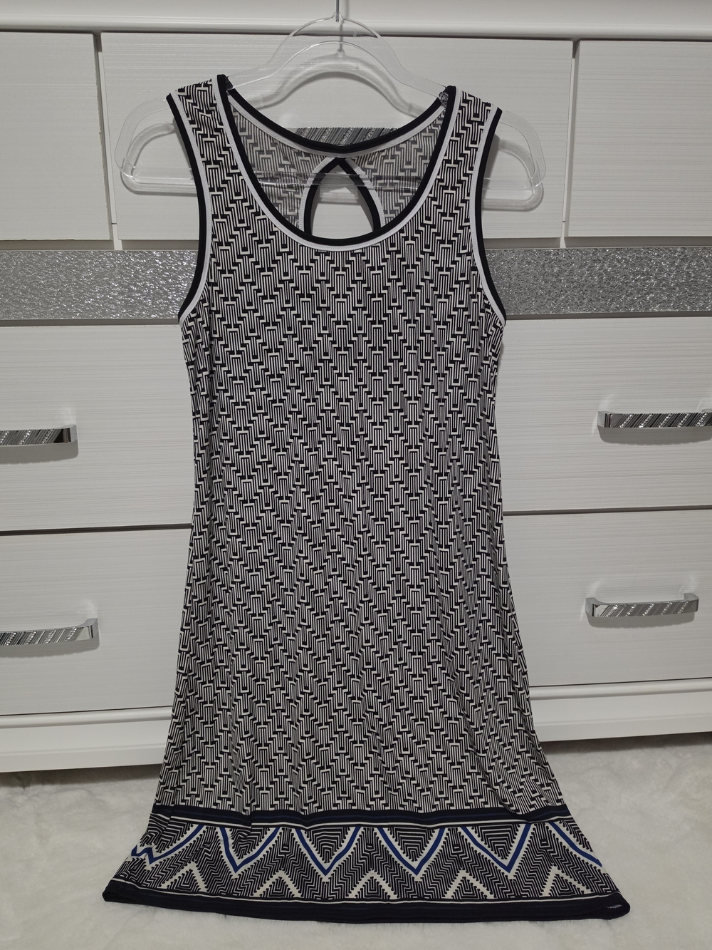 Max Studio Black and White Sleeveless Geometric Dress